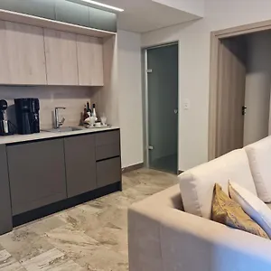 https://sarri-appartments.rethymnohotels.net