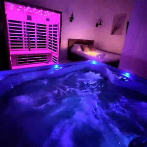 https://loft-love-room-jacuzzi-privatif-marseille.fr-provencehotel.com